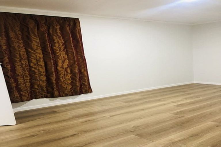 Photo of property in 71 Christmas Road, Manurewa, Auckland, 2102