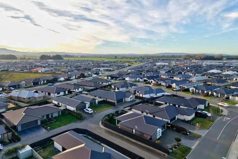 Photo of property in 39 Croydon Street, Woodend, 7610