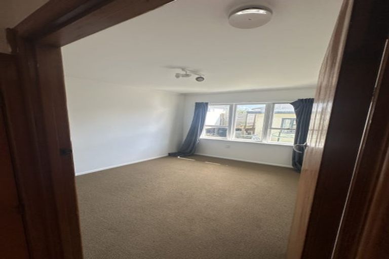 Photo of property in 4 Ridgemount Rise, Mangere Bridge, Auckland, 2022