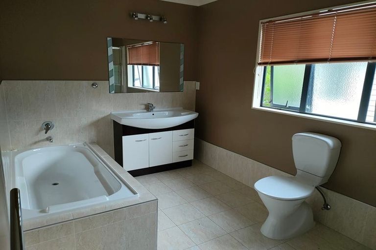 Photo of property in 404a East Tamaki Road, East Tamaki, Auckland, 2013