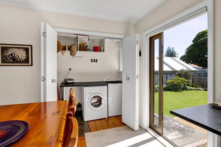 Photo of property in 14 Plympton Street, Brooklands, New Plymouth, 4310