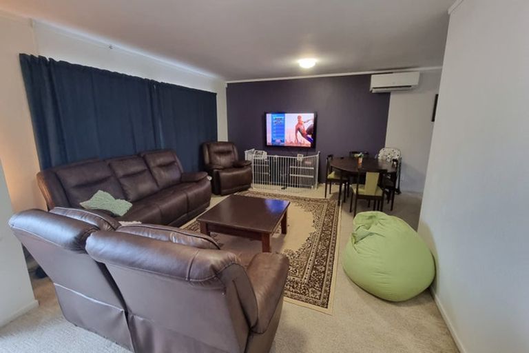 Photo of property in 2/346 Main Road, Tawa, Wellington, 5028