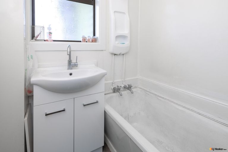 Photo of property in 15 Merrington Crescent, Aranui, Christchurch, 8061