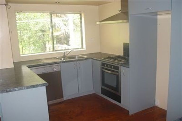 Photo of property in 90 Braemar Road, Castor Bay, Auckland, 0620