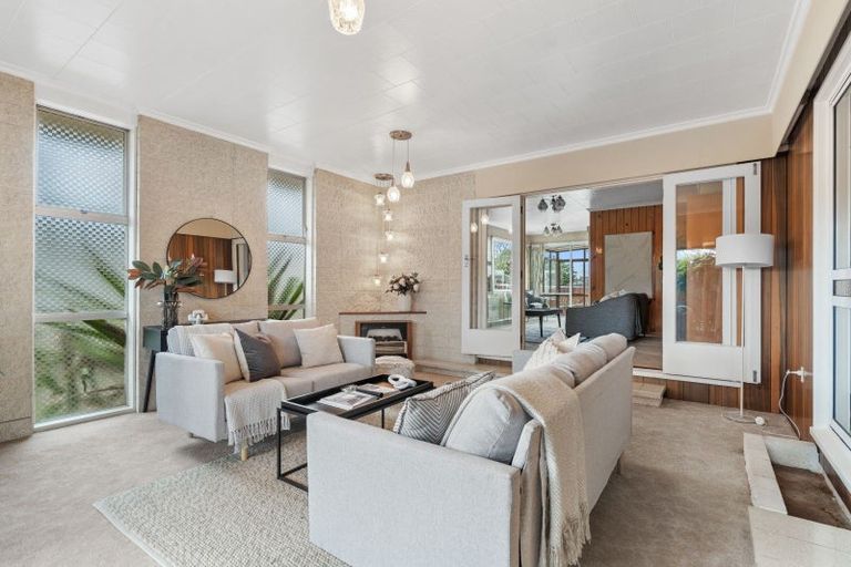 Photo of property in 12 Armstrong Avenue, Carterton, 5713