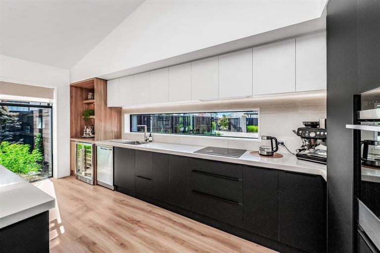 Photo of property in 10 Kinnerton Lane, Casebrook, Christchurch, 8051