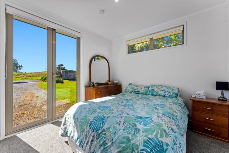 Photo of property in 301 Ranganui Road, Kaiwaka, 0573