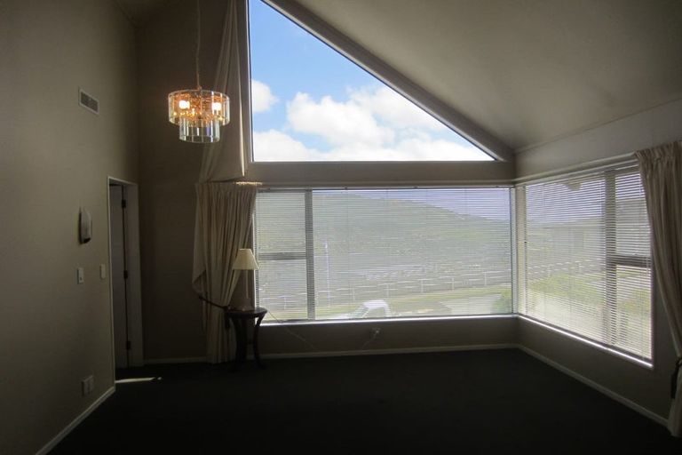 Photo of property in 99 Woodman Drive, Tawa, Wellington, 5028