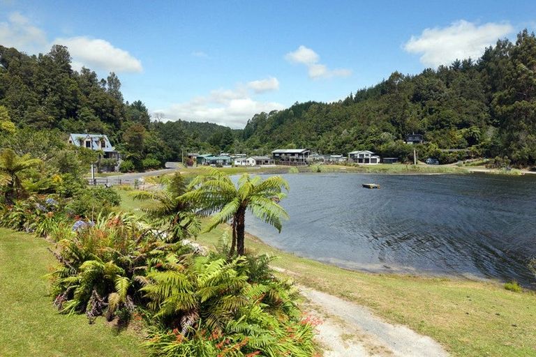 Photo of property in 11 Chingford Road, Lake Rotoma, Rotorua, 3074