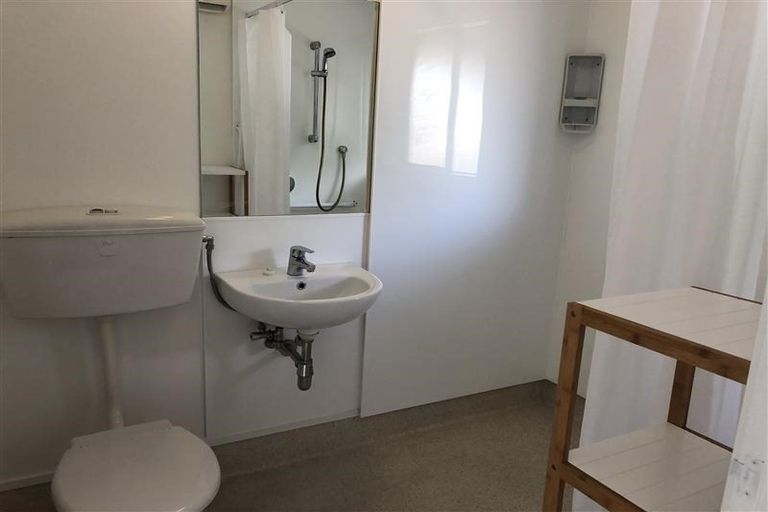 Photo of property in 2/7 Phillips Place, Havelock North, 4130