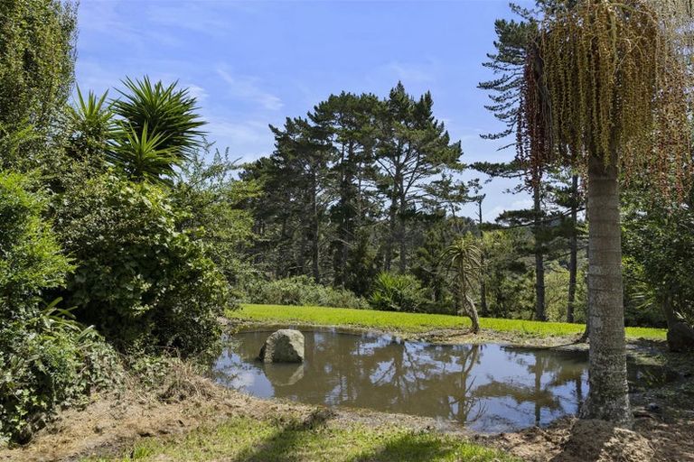 Photo of property in 10 Whites Road, Whitford, Howick, 2571