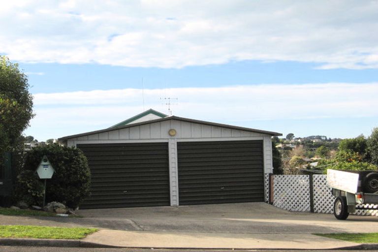 Photo of property in 4 Te Arawa Place, Welcome Bay, Tauranga, 3112