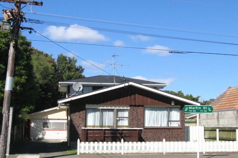 Photo of property in 2/77 Martin Street, Wallaceville, Upper Hutt, 5018