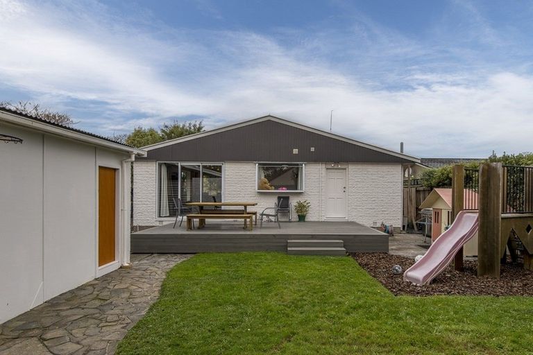 Photo of property in 21 Chilton Drive, Mairehau, Christchurch, 8052