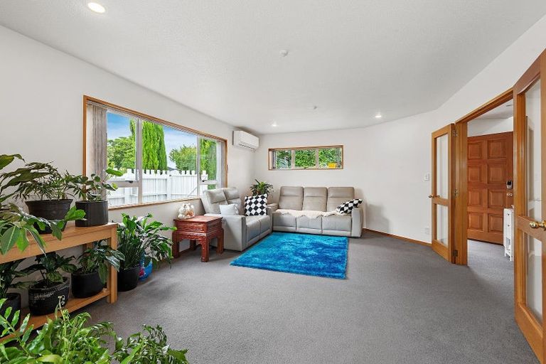Photo of property in 33 Coniston Avenue, Ilam, Christchurch, 8041