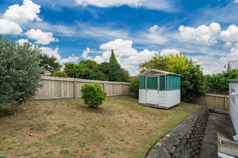 Photo of property in 18 Shera Street, Acacia Bay, Taupo, 3330