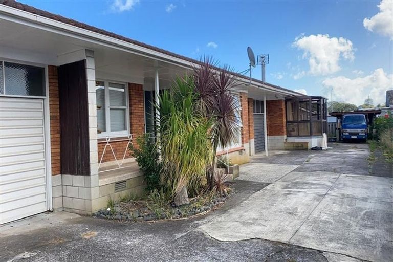 Photo of property in 2/50 Rangitoto Road, Papatoetoe, Auckland, 2025
