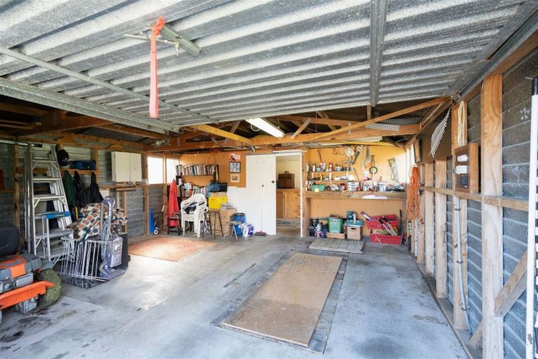 Photo of property in 286 Kawiu Road, Levin, 5510