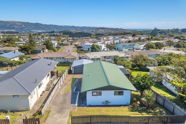 Photo of property in 71 Arahura Crescent, Waitangirua, Porirua, 5024