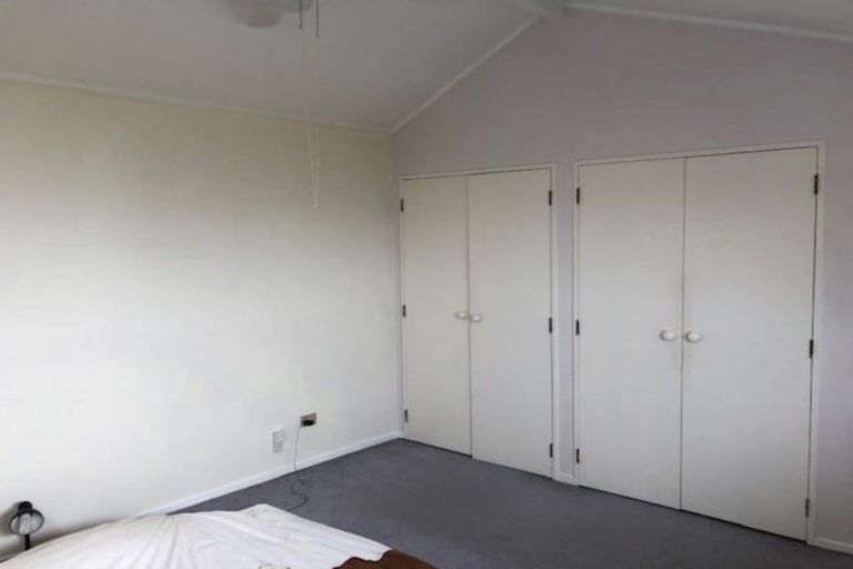 Photo of property in 74 Redoubt Road, Goodwood Heights, Auckland, 2105