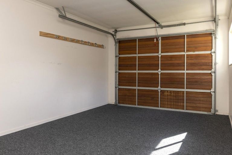 Photo of property in 41 Lakeridge Close, Rangatira Park, Taupo, 3330