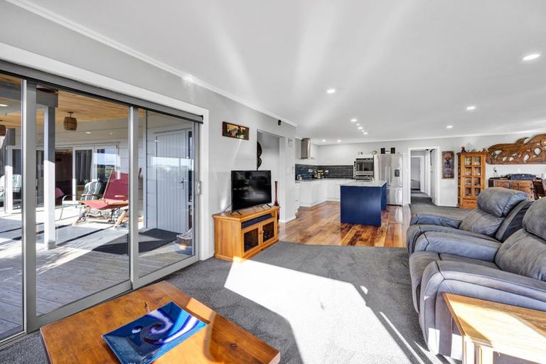 Photo of property in 280 Austin Road, Normanby, Hawera, 4673