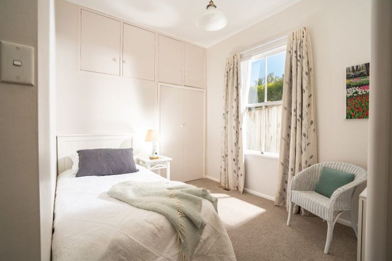 Photo of property in 13 West Road, Northland, Wellington, 6012