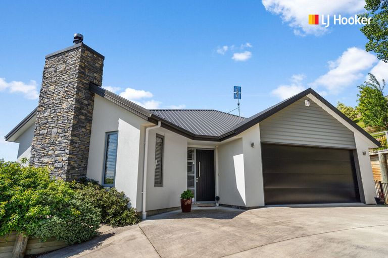 Photo of property in 218 Gladstone Road North, Mosgiel, 9024