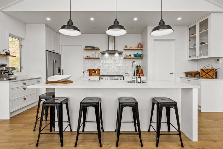 Photo of property in 5 Te Roera Drive, Taradale, Napier, 4112