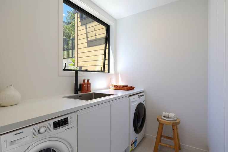 Photo of property in 24 Commodore Place, Britannia Heights, Nelson, 7010