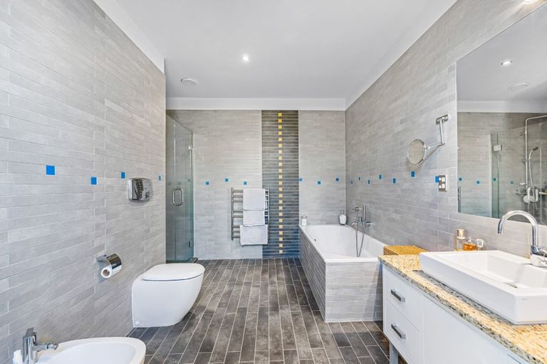 Photo of property in 127 Beach Road, Castor Bay, Auckland, 0620