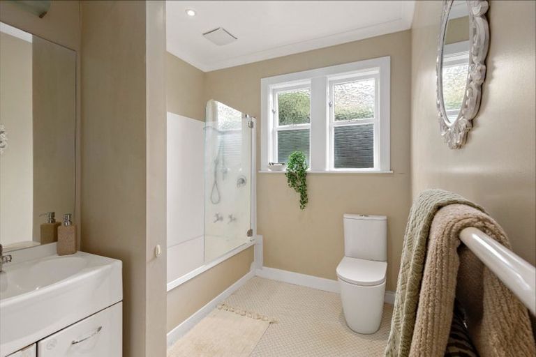 Photo of property in 74 Para Street, Miramar, Wellington, 6022