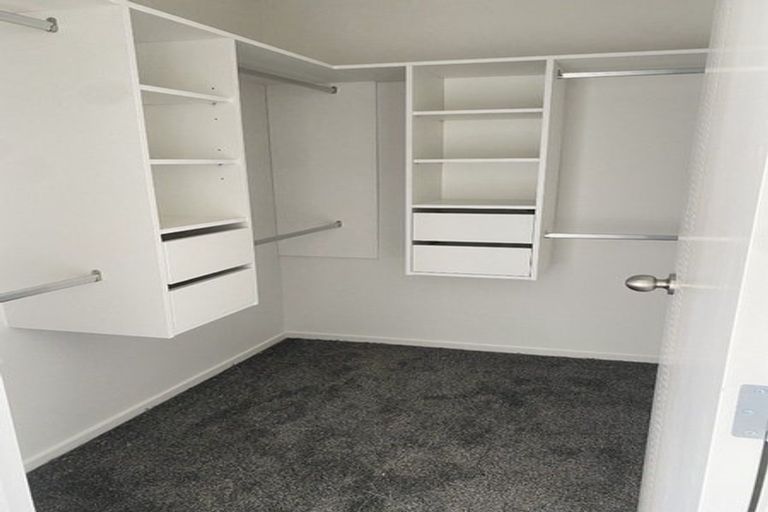 Photo of property in 50b Barbados Drive, Unsworth Heights, Auckland, 0632