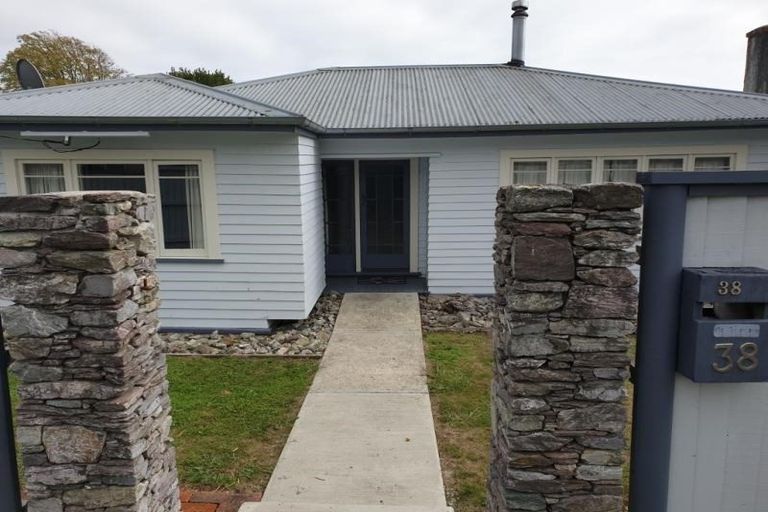 Photo of property in 38 Tipahi Street, Nelson South, Nelson, 7010