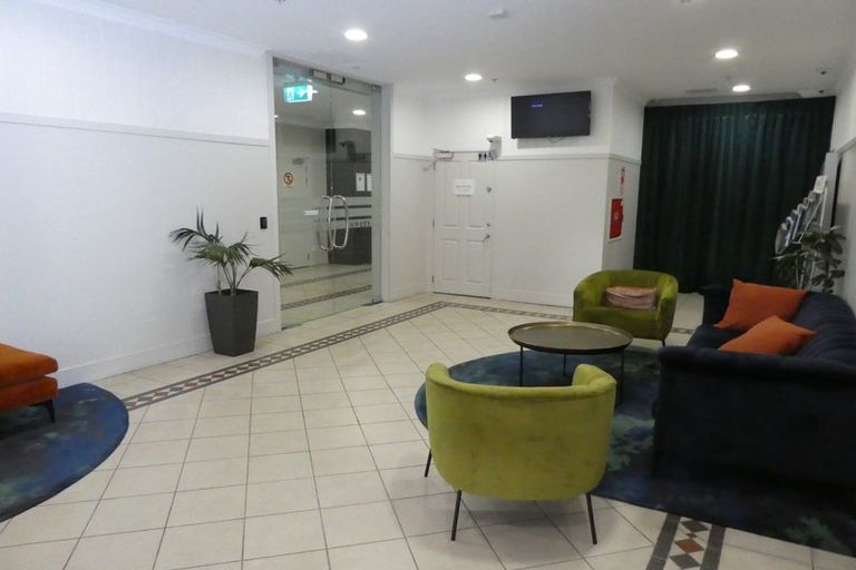 Photo of property in Atrium Towers, 9f/154 The Terrace, Wellington Central, Wellington, 6011