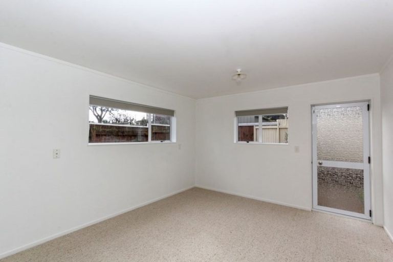 Photo of property in 8b Whiteley Street, Moturoa, New Plymouth, 4310