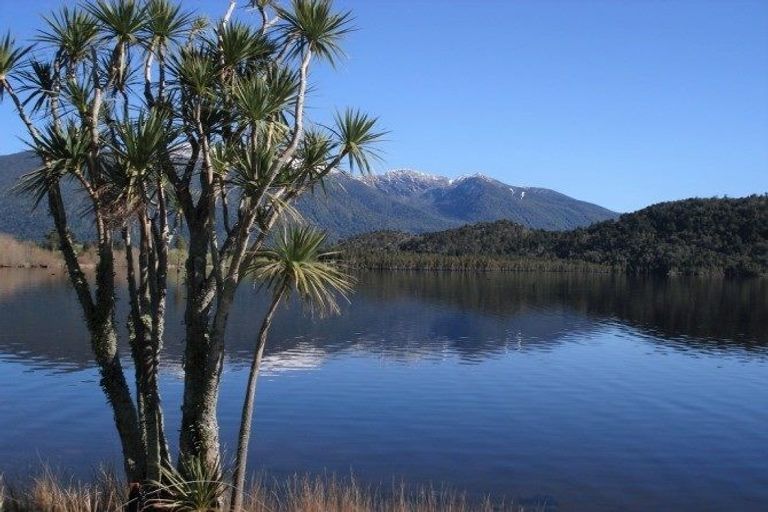 Photo of property in 2147 Lake Brunner Road, Inchbonnie, Kumara, 7875