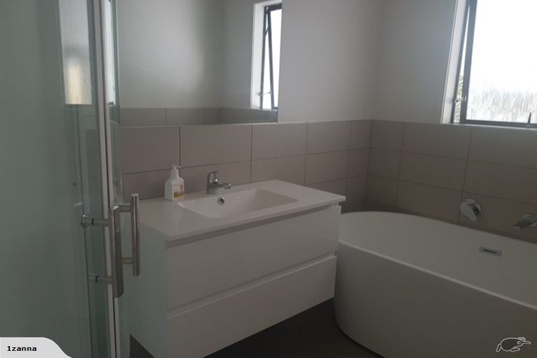 Photo of property in 141 Vipond Road, Stanmore Bay, Whangaparaoa, 0932