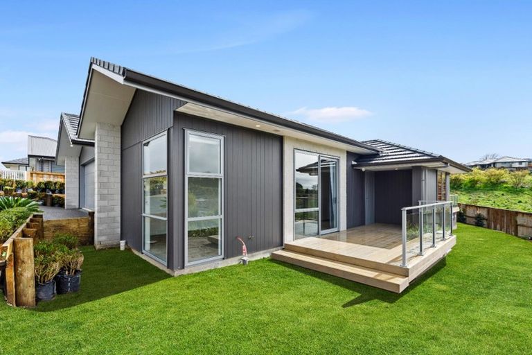 Photo of property in 30 Kiritiana Close, Pyes Pa, Tauranga, 3112