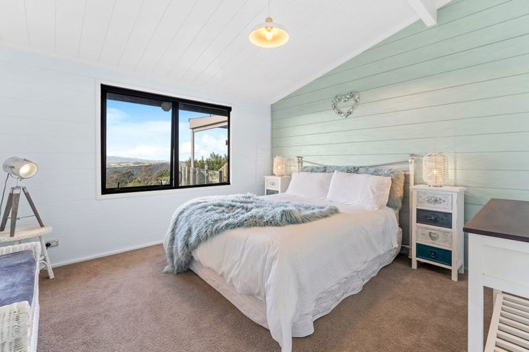 Photo of property in 84 Brick Bay Drive, Sandspit, Warkworth, 0982