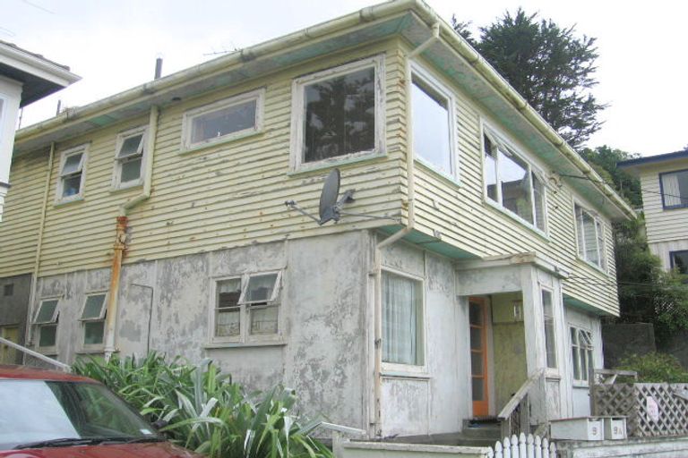 Photo of property in 9 Houghton Bay Road, Houghton Bay, Wellington, 6023