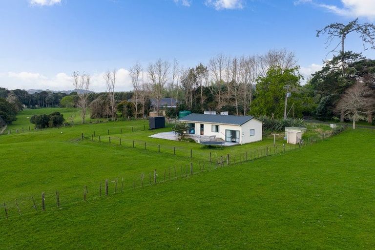 Photo of property in 12 Joyce Adams Place, Waimauku, 0883