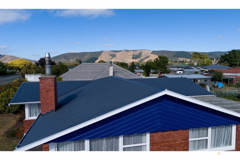 Photo of property in 24 Rhodes Street, Waimate, 7924