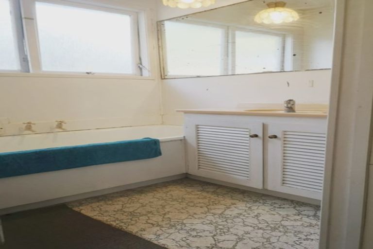 Photo of property in 18 Chevis Place, Pakuranga, Auckland, 2010