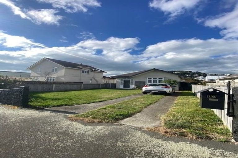 Photo of property in 16 Aparima Avenue, Miramar, Wellington, 6022