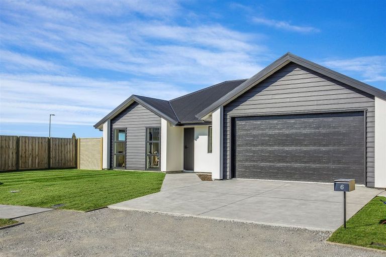 Photo of property in 6 Dalness Crescent, Halswell, Christchurch, 8025