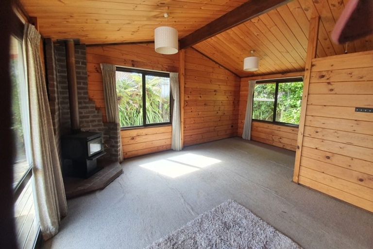 Photo of property in 73 Heta Road, Highlands Park, New Plymouth, 4312