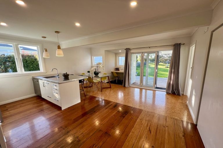 Photo of property in 2 Brassey Street, Waverley, 4510