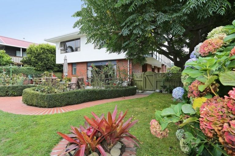 Photo of property in 2 Thurley Place, Bay View, Napier, 4104