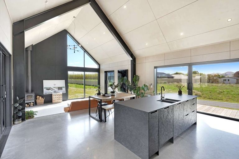 Photo of property in 82 Queens Avenue, Waikuku Beach, 7402